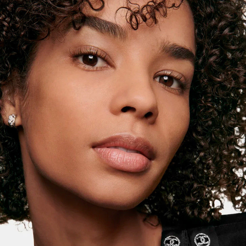 ultra-komfortables-langanhaltendes-kompakt-foundation-perfektes-finish