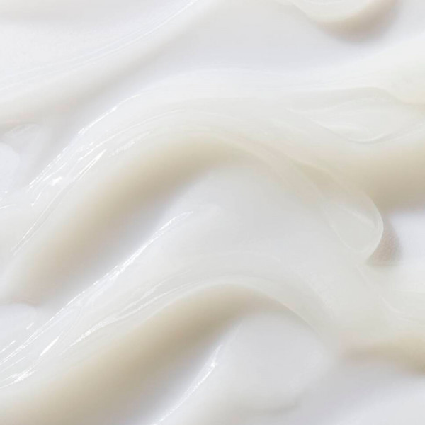 clearly-corrective-brightening-smoothing-moisture-treatment