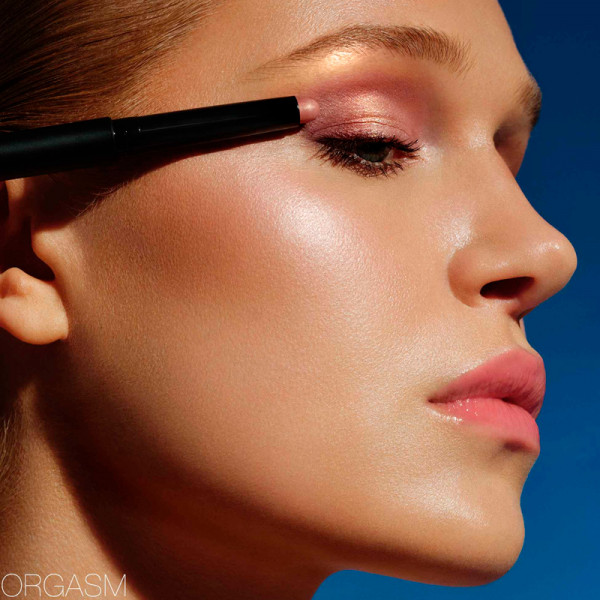 total-seduction-eyeshadow-stick-creme-oogschaduw