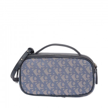 crossbody-kameratasche-mit-monogramm