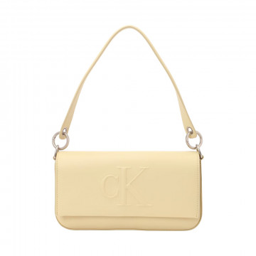 geformte-schultertasche-mit-klappe