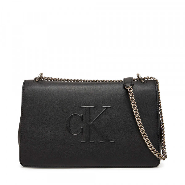 sculpted-flap-chain-bag