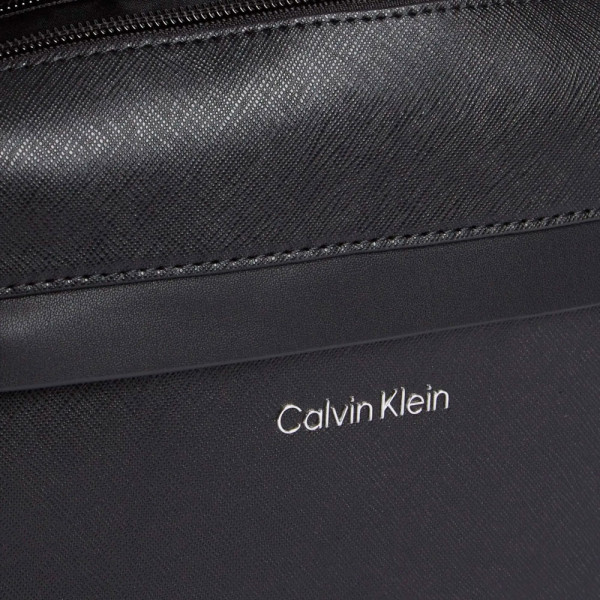 must-shoulder-bag