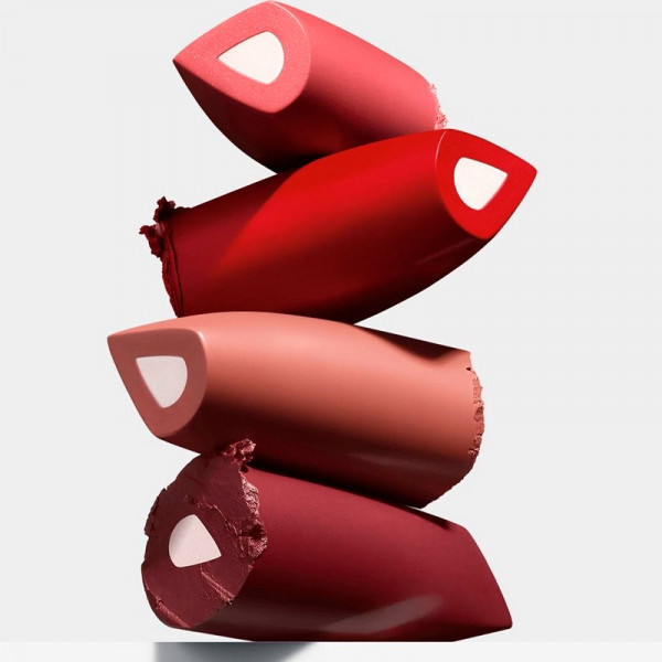 dramatically-different-barra-de-labios-moldeadora-con-color