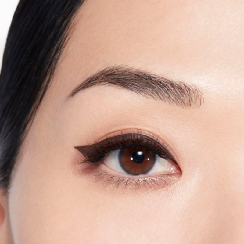flussiger-eyeliner