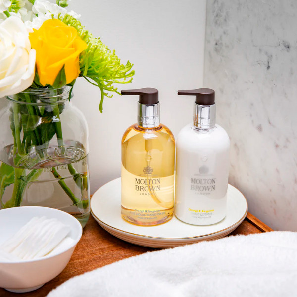 orange-bergamot-fine-liquid-hand-wash-savon-pour-les-mains