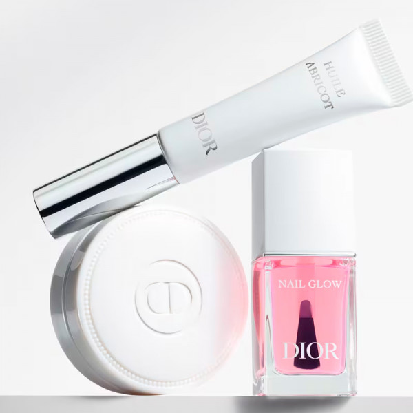 tratamiento-embellecedor-efecto-manicura-francesa-instantaneo