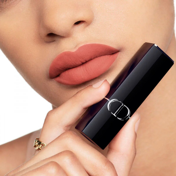 color-couture-lipstick-velvety-finish-hydrating-floral-treatment-long-lasting