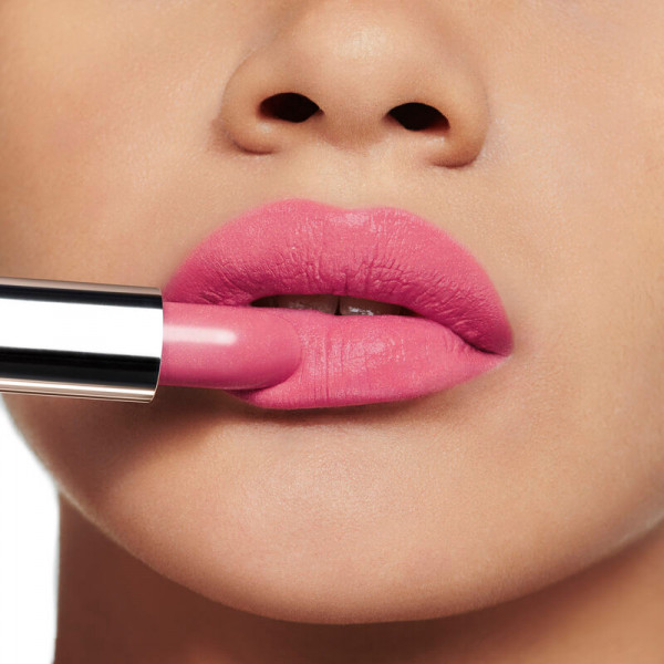 rossetto-color-couture-finitura-satinata-trattamento-floreale-idratante-lunga-tenuta