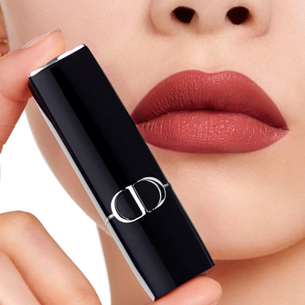 color-couture-lipstick-satijnen-finish-hydraterende-bloemenbehandeling-langdurig