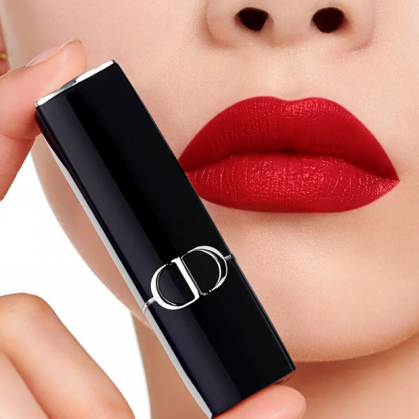 barra-de-labios-color-couture-acabados-satinado-tratamiento-floral-hidratante-larga-duracion