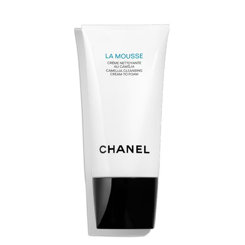crema-schiumosa-detergente-alla-camelia