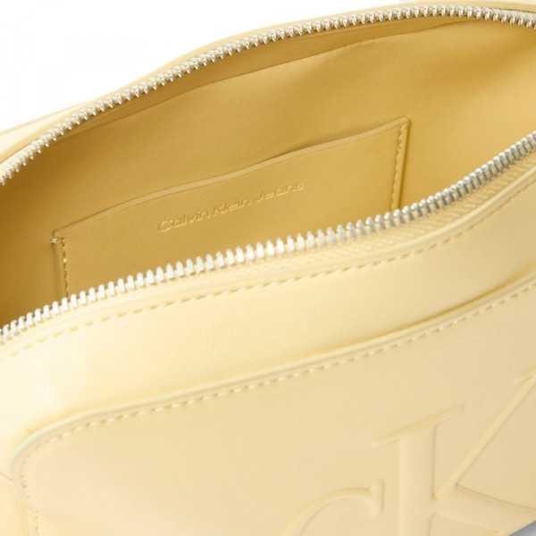 sculpted-camera-shoulder-bag
