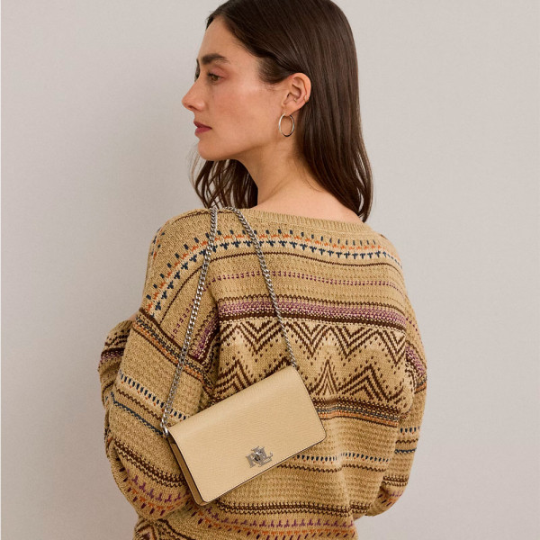 sac-bandouliere-en-cuir-texture