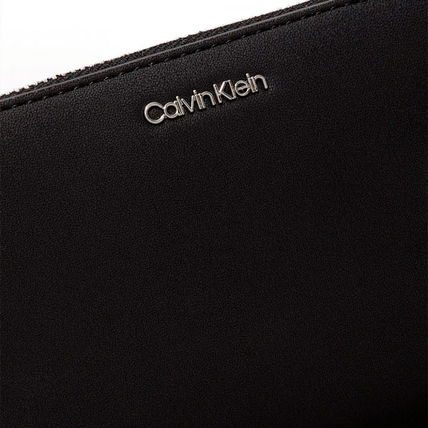 cartera-grande-con-cremallera-en-el-contorno-con-rfid