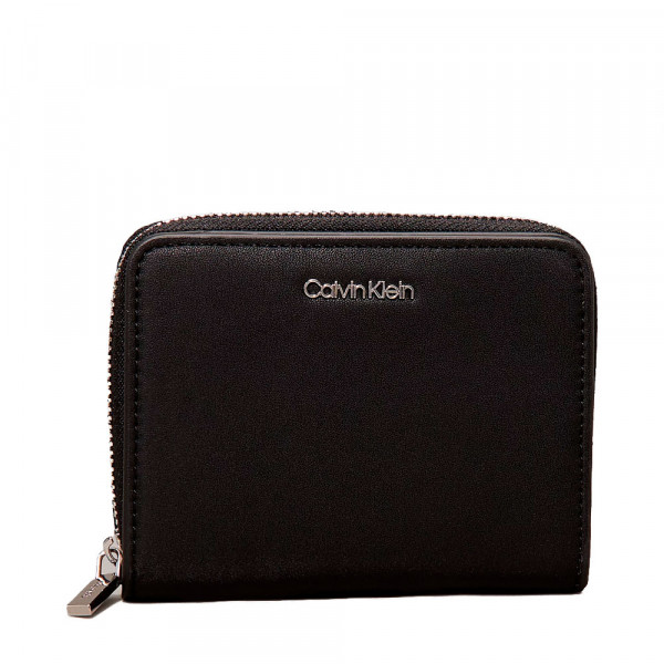 cartera-con-cremallera-en-el-contorno