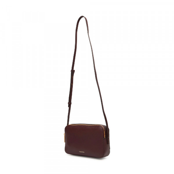 borsa-a-tracolla-con-logo-in-lamina-e-borsa-per-fotocamera-allungata