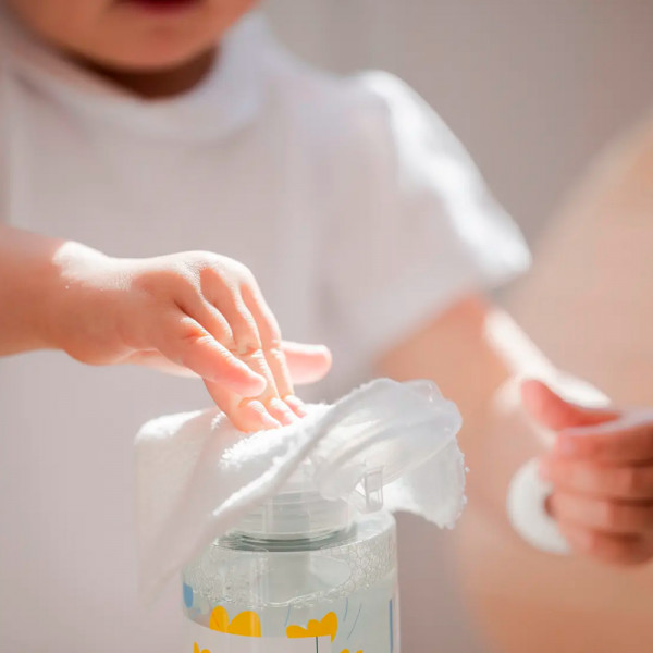 lingettes-nettoyantes-douces-toallitas-corporales-suaves