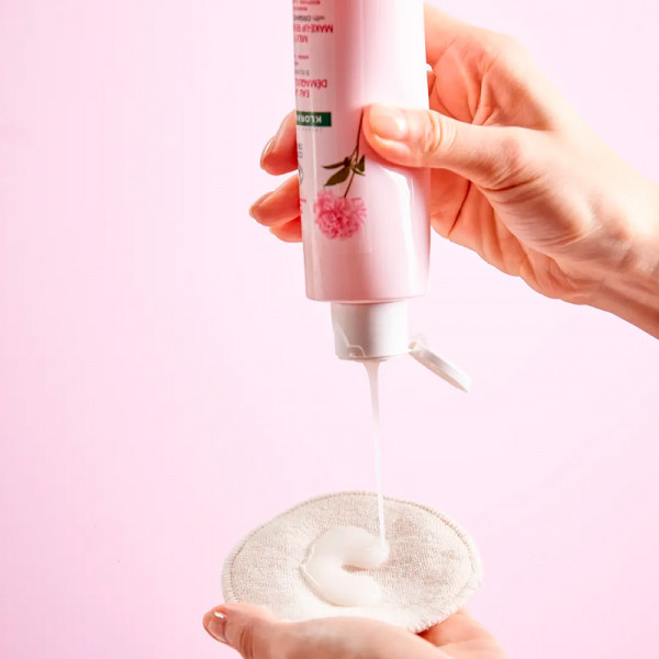 eau-lactee-demaquillante-latte-detergente-alla-peonia